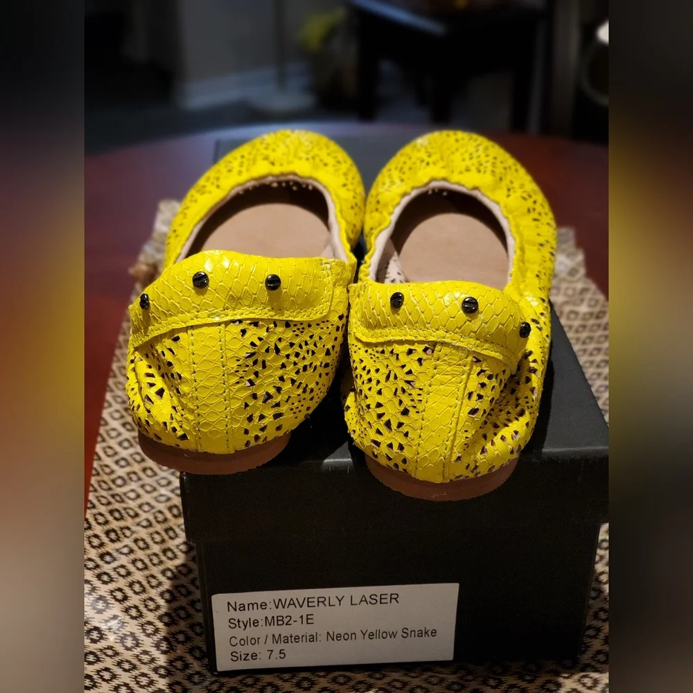 Matt Bernson Waverly Laser Leather Flats size 7.5 NIB - Picture 10 of 10